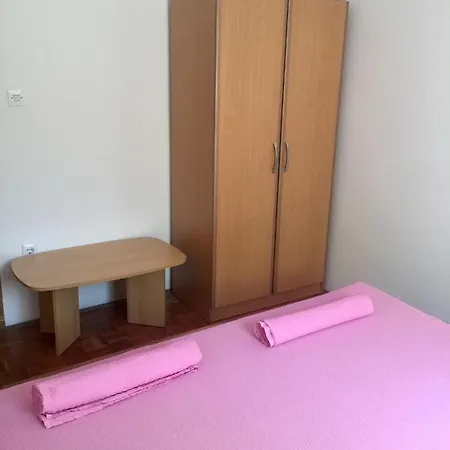 Nerko Apartament Pag Town